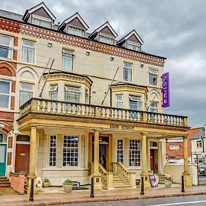 Empire Hotel